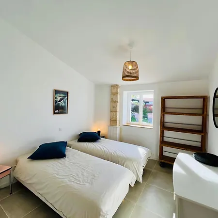 Holiday home De Caractere A Moins De 10min Des Plages Saint-Michel-en-l'Herm